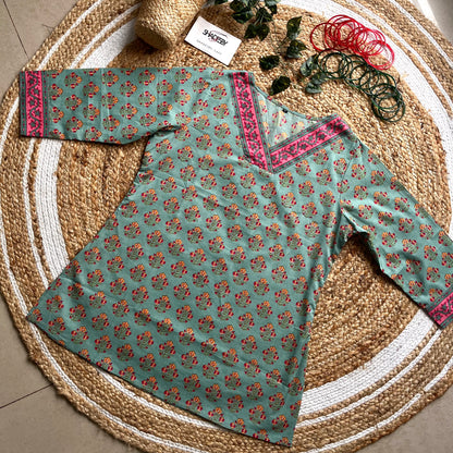 Everyday - V Neck - Cotton kurti -  green
