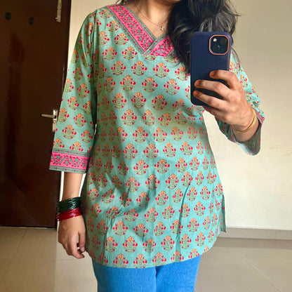 Everyday - V Neck - Cotton kurti -  green